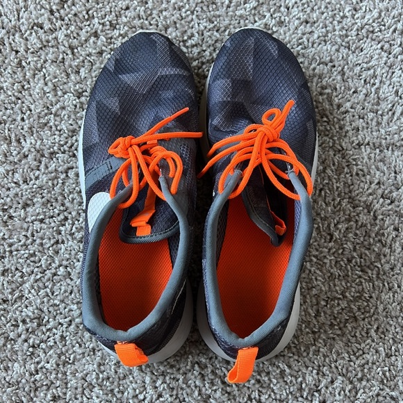 Nike Roshe One Flight - Picture 2 of 4
